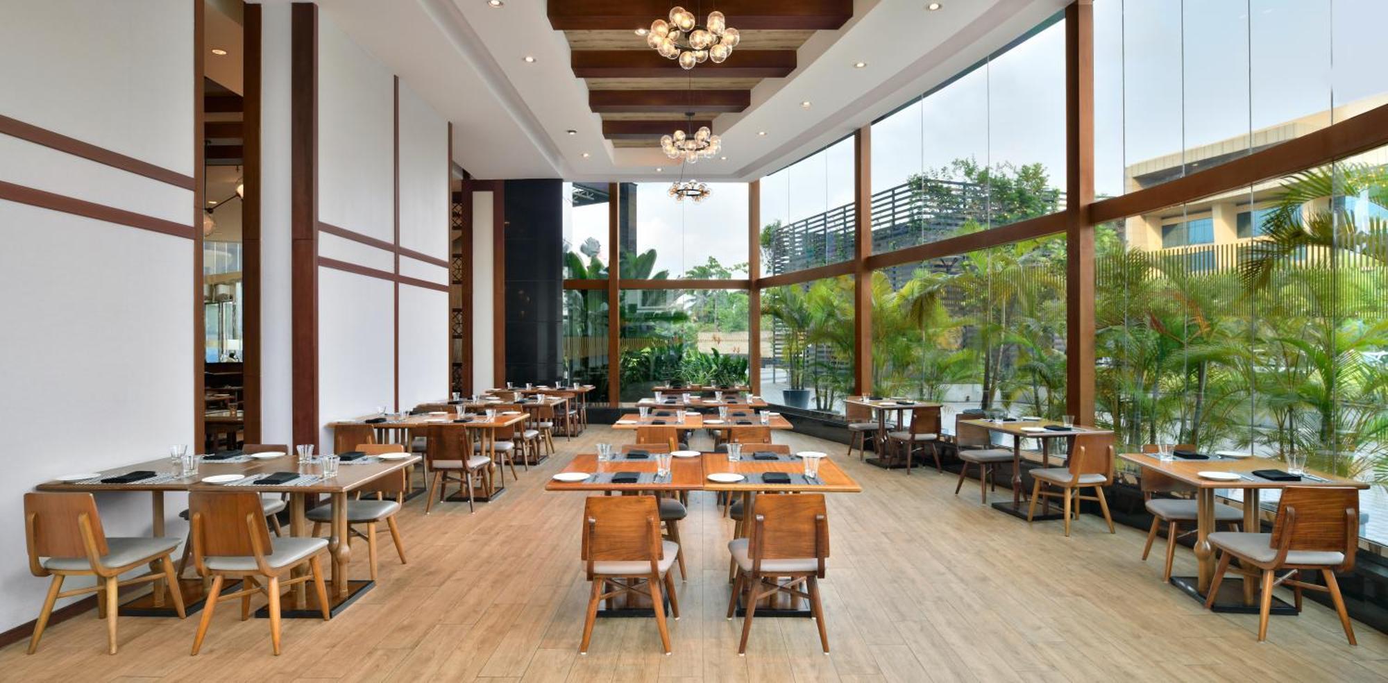 Kochi Marriott Hotel Eksteriør billede The restaurant